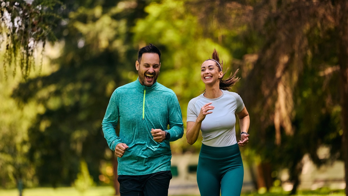 Fit in den Frühling: Was beim Joggen wichtig ist / Laufen hat viele Vorteile für die Gesundheit / Doch darf das Krafttraining nicht fehlen, um den Bewegungsapparat zu schützen - Foto: presseportal.de