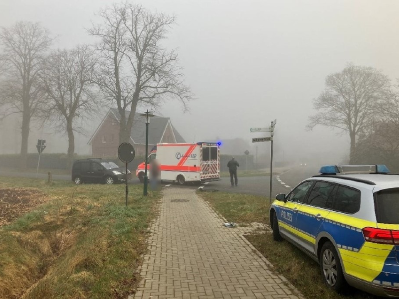 POL-ROW: ++ Zeugen gesucht: Polizei stoppt flüchtigen Unfallfahrer ++ Mit falschen Kennzeichen auf der Autobahn gestoppt ++ Schwerer Verkehrsunfall: Pkw erfasst E-Scooter-Fahrerin ++ - Foto: presseportal.de