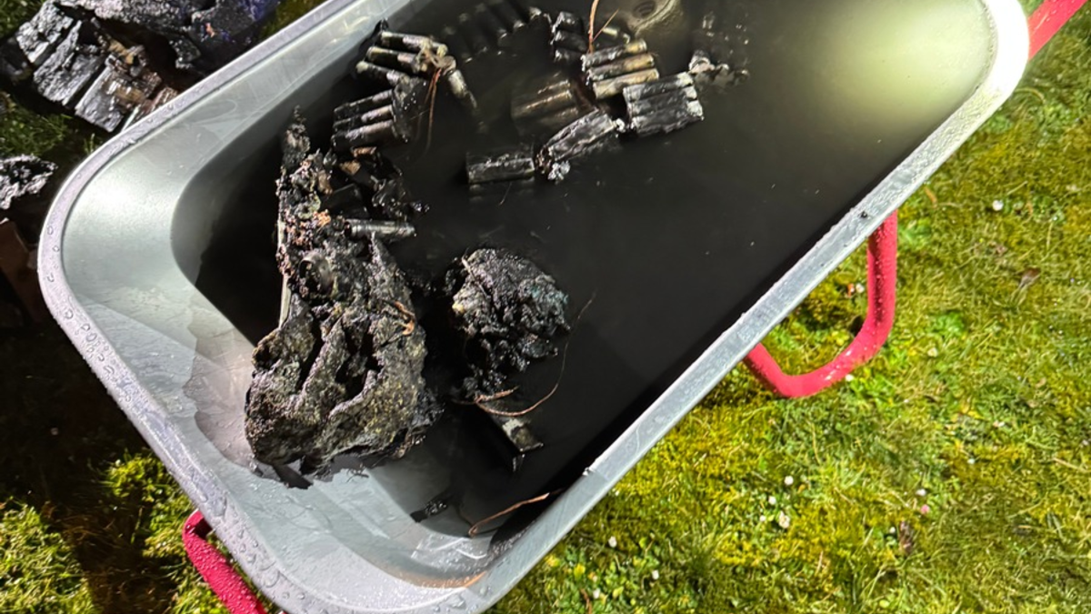 FFW Fredenbeck: Kellerbrand in Wedel - Foto: presseportal.de