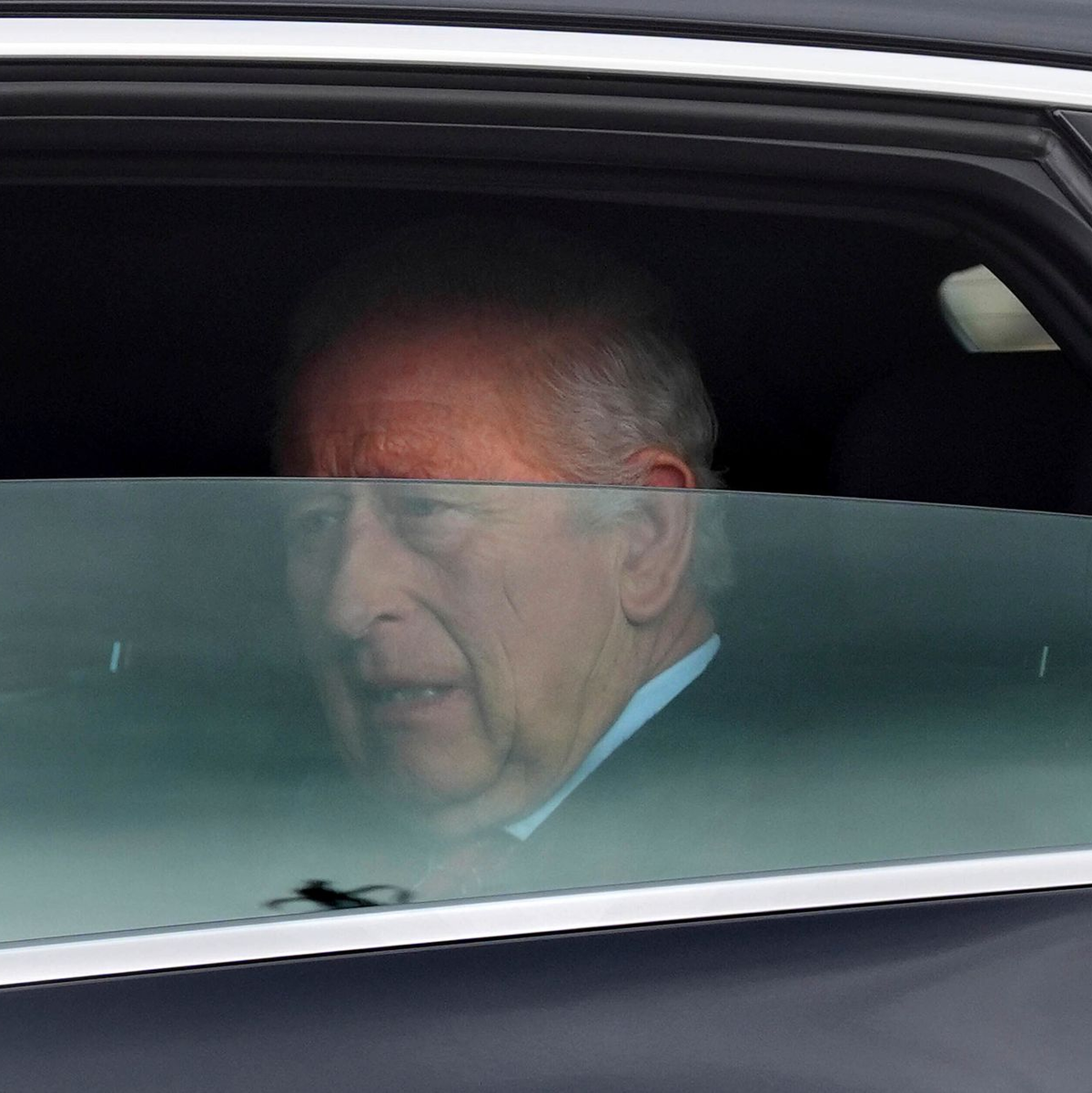 König Charles III. musste vorübergehend ins Krankenhaus. - Foto: Yui Mok/PA/AP/dpa