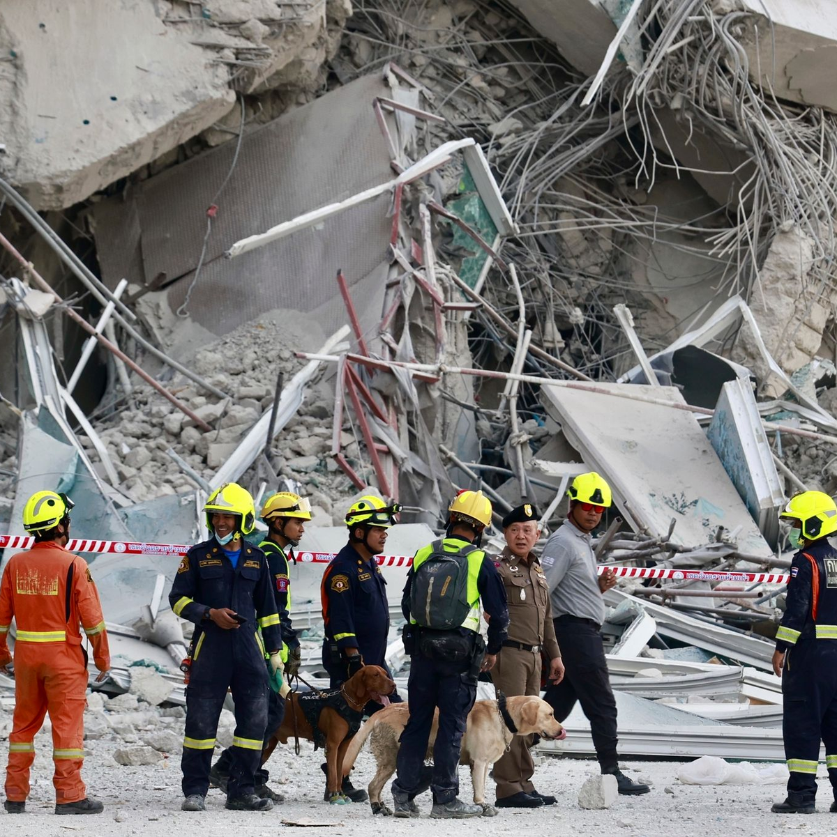 Die 72 Stunden, die ein Mensch ohne Essen und Trinken überleben kann, sind abgelaufen. - Foto: Wason Wanichakorn/AP/dpa