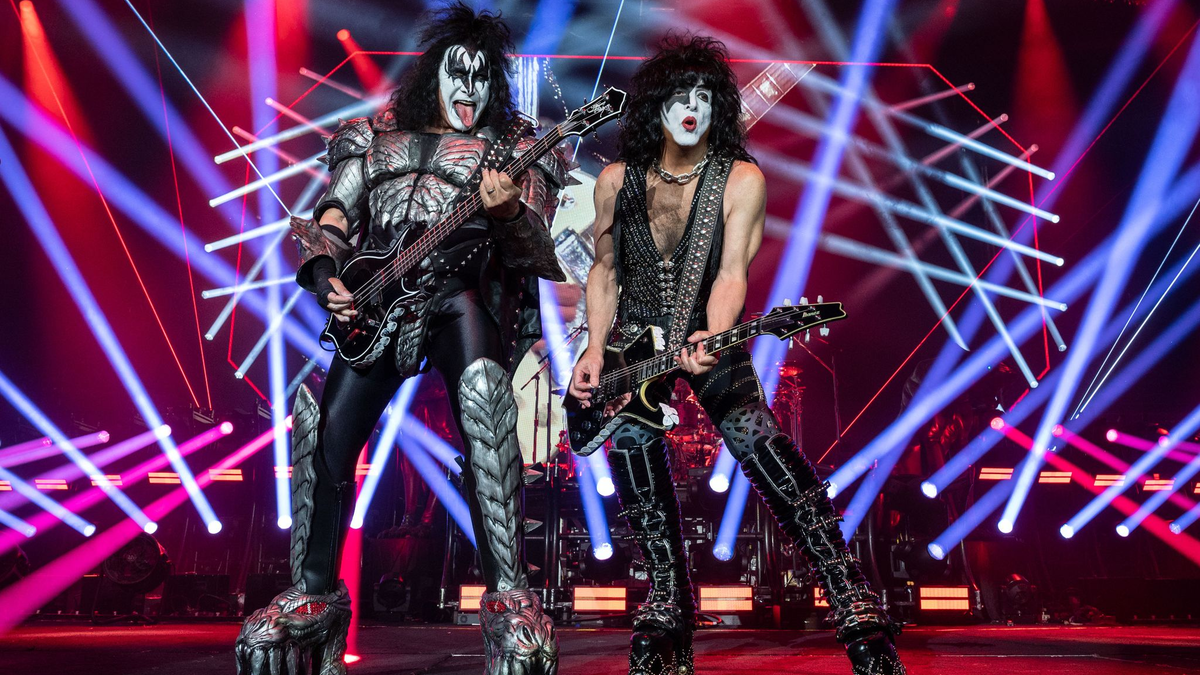Bei der Abschiedstournee traten Kiss noch mit Make-up auf. (Archivbild) - Foto: Bernd Thissen/dpa