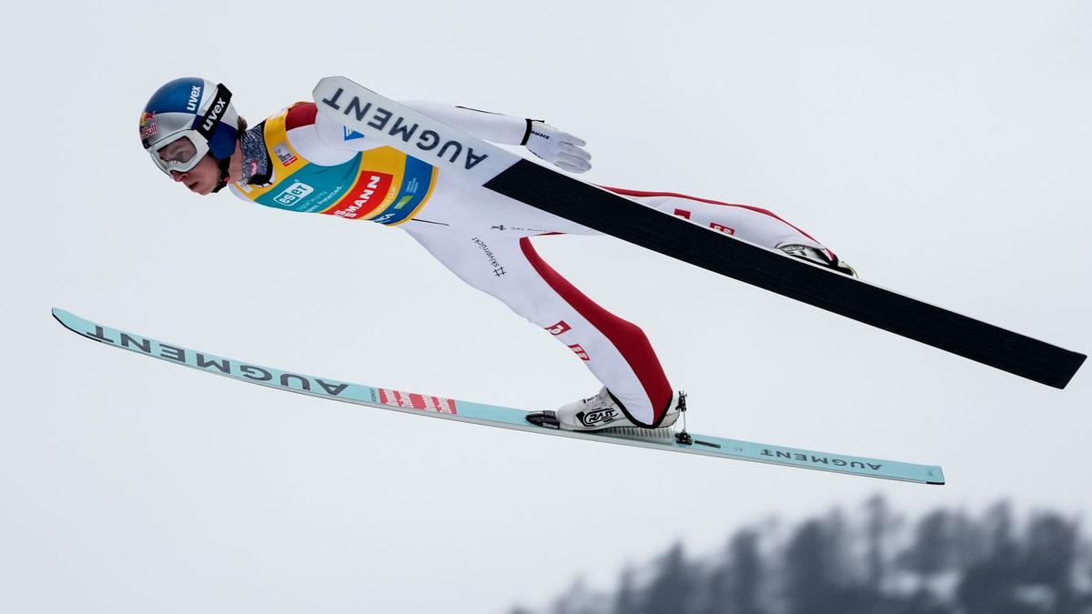 Wellinger fliegt in Planica. - Foto: Darko Bandic/AP/dpa
