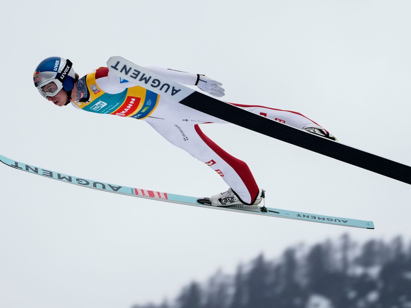 Wellinger fliegt in Planica. - Foto: Darko Bandic/AP/dpa