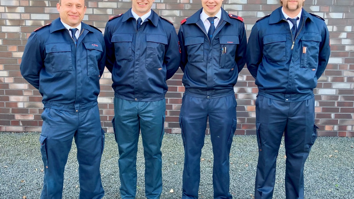 FW Ratingen: Herzlichen Glückwunsch an unsere neuen Notfallsanitäter! - Foto: presseportal.de