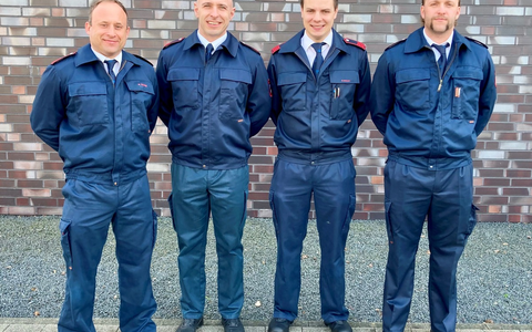 FW Ratingen: Herzlichen Glückwunsch an unsere neuen Notfallsanitäter! - Foto: presseportal.de