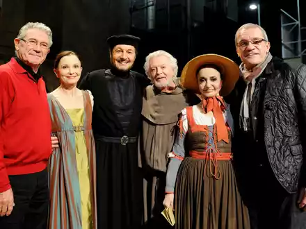 Ray Barra (erster von links) ist nach Angaben des spanischen Staatsballetts an seinem Wohnort im südspanischen Marbella gestorben.  - Foto: picture alliance / dpa