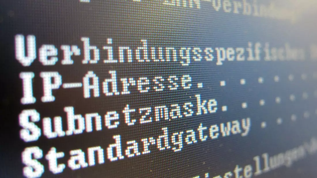IP-Adressen sind bei bestimmten Delikten oft der einzige Ermittlungsansatz. Das gilt insbesondere für Darstellungen sexuellen Missbrauchs an Kindern und Jugendlichen. (Symbolbild) - Bild: Franz-Peter Tschauner/dpa