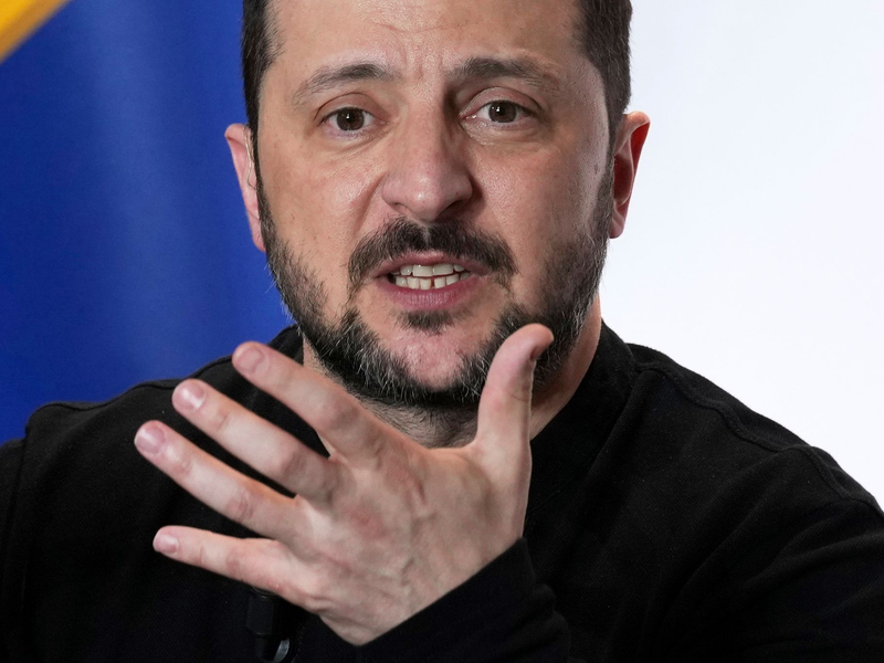 Der ukrainische Präsident Wolodymyr Selenskyj wirft Russland vor, weiter Energieanlagen zu beschießen. (Archivbild) - Foto: Aurelien Morissard/AP/dpa