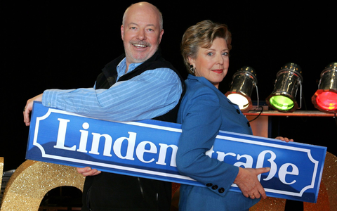 Blick auf das Straßenschild «Lindenstraße». - Foto: picture alliance / dpa