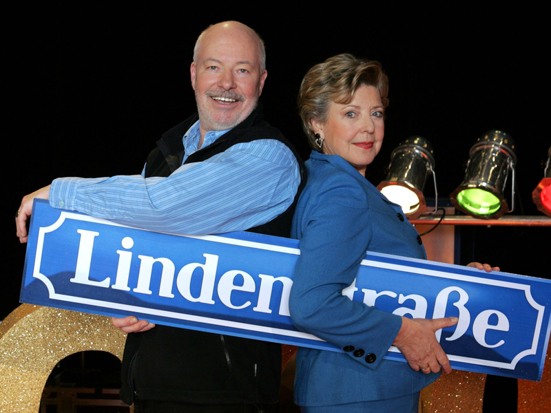 Blick auf das Straßenschild «Lindenstraße». - Foto: picture alliance / dpa