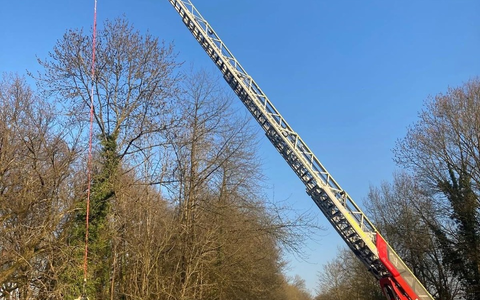 FW Mettmann: Rettung aus Tiefe nach Verkehrsunfall - Foto: presseportal.de