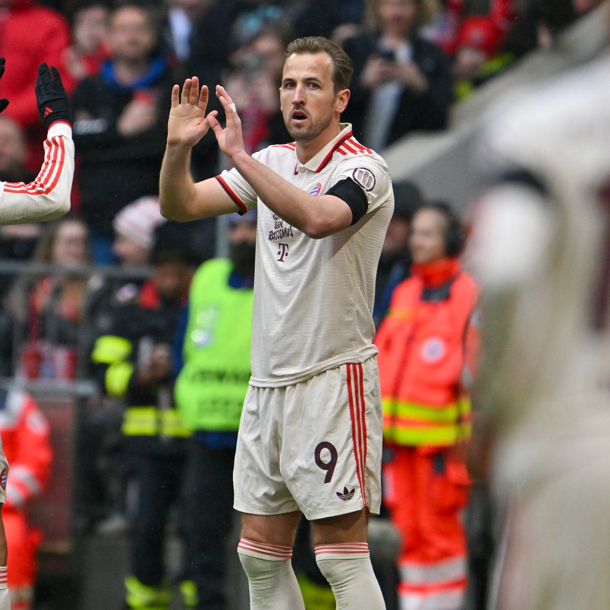 Droht der nächste lange Verletzungsausfall der Bayern zu werden: Hiroki Ito. - Foto: Peter Kneffel/dpa