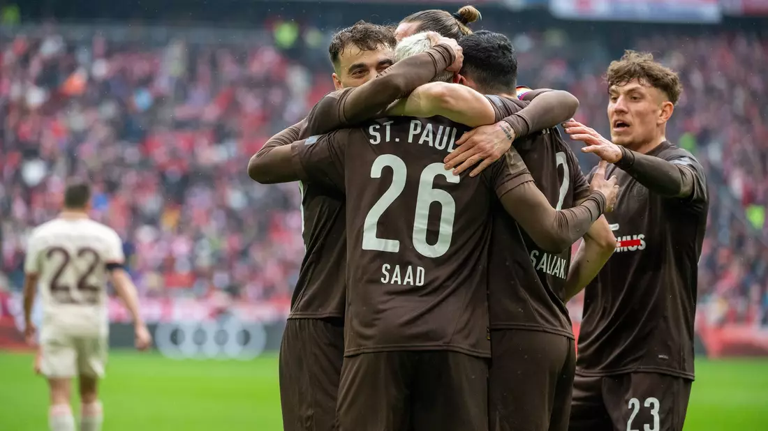 Pauli wehrte sich in München nach Kräften und kam zum Ausgleich. - Bild: Leonie Asendorpf/dpa