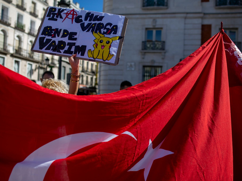 Pikachu als Symbol des Protests - Foto: Luis Soto/SOPA Images via ZUMA Press Wire/dpa