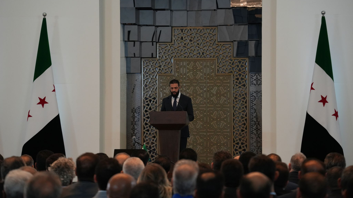 Syriens Übergangspräsident Ahmed al-Scharaa verkündete die neue syrische Regierung.  - Foto: Moawia Atrash/dpa