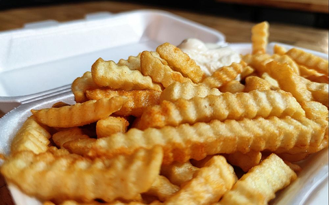 Pommes mit Majo (Archiv) - Foto: über dts Nachrichtenagentur