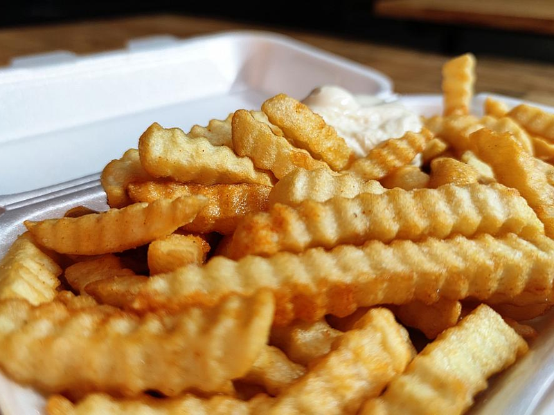 Pommes mit Majo (Archiv) - Foto: über dts Nachrichtenagentur