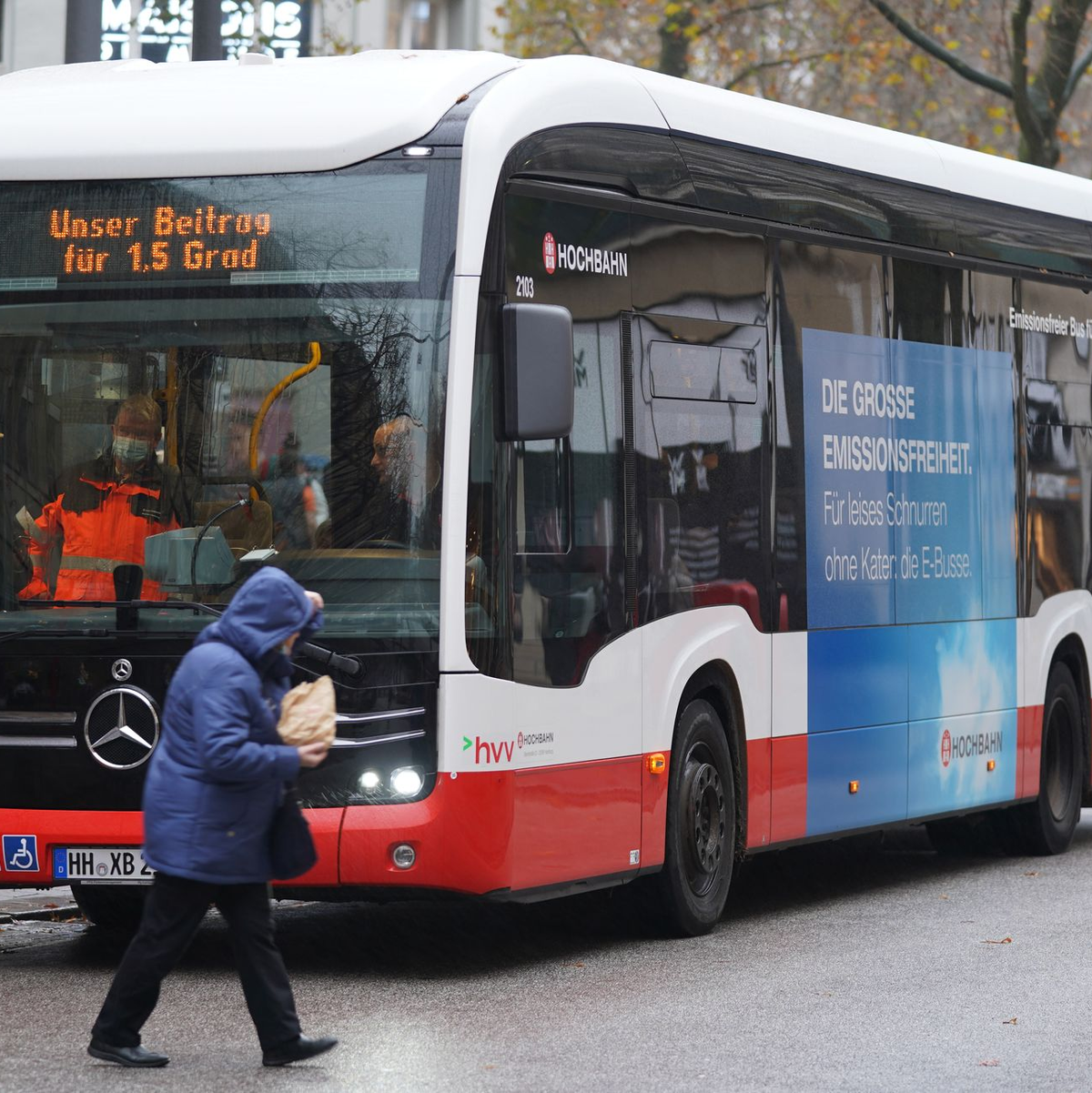Hamburg ist die Stadt mit den meisten E-Bussen in der ÖPNV-Flotte. (Archivbild) - Foto: Marcus Brandt/dpa
