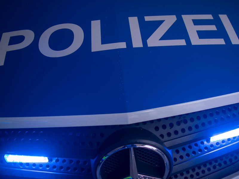Wegen einer vermeintlichen Leiche wurde die Polizei in Rostock auf den Plan gerufen. (Symbolbild) - Foto: Jens Büttner/dpa-Zentralbild/ZB