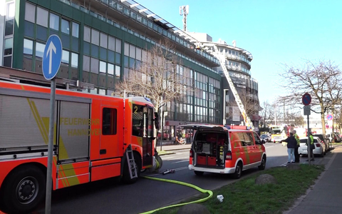 Bei einem Brand in einem Pflegeheim in Hannover wurden mehrere Menschen verletzt.  - Foto: ---/dpa