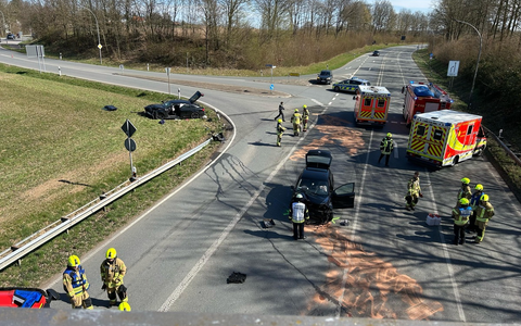FW-DT: Verkehrsunfall auf dem Nordring - Foto: presseportal.de