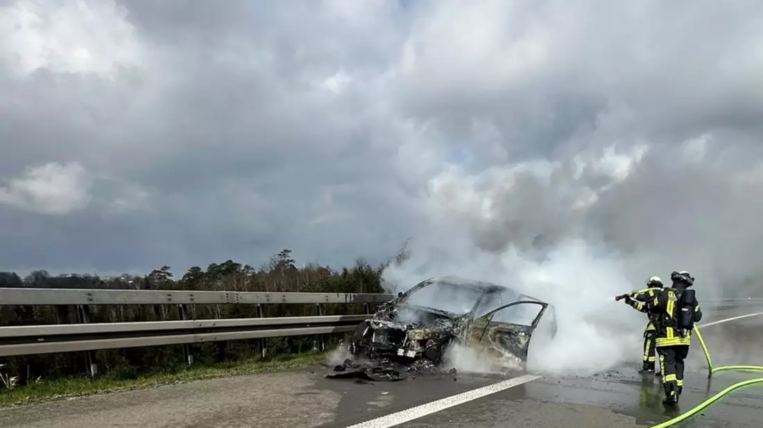 FW-RS: PKW Brand auf der A1 Fahrtrichtung Köln - Bild: presseportal.de