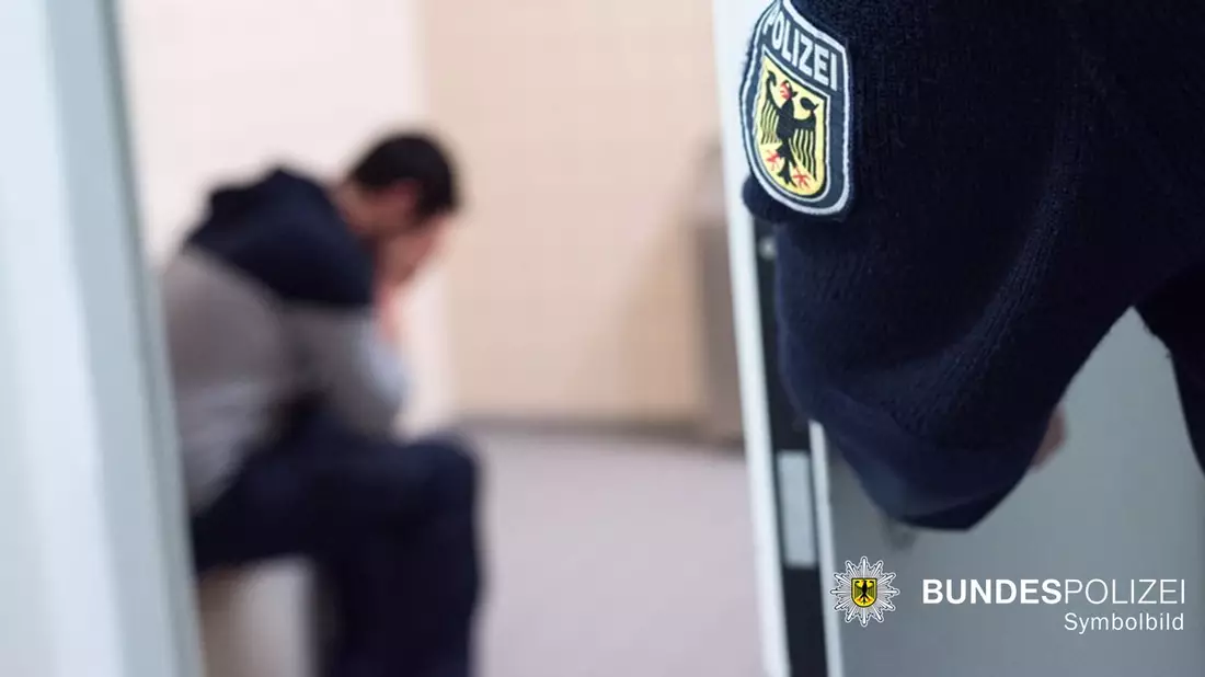 Bundespolizeidirektion München: Haftrichtervorführung nach Schlägerei / Kameras zeichnen Tathergang auf - Bild: presseportal.de