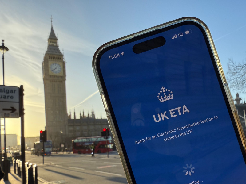 Ab dem 2. April brauchen deutsche Reisende ohne Visum eine elektronische Einreisegenehmigung. - Foto: Jan Mies/dpa