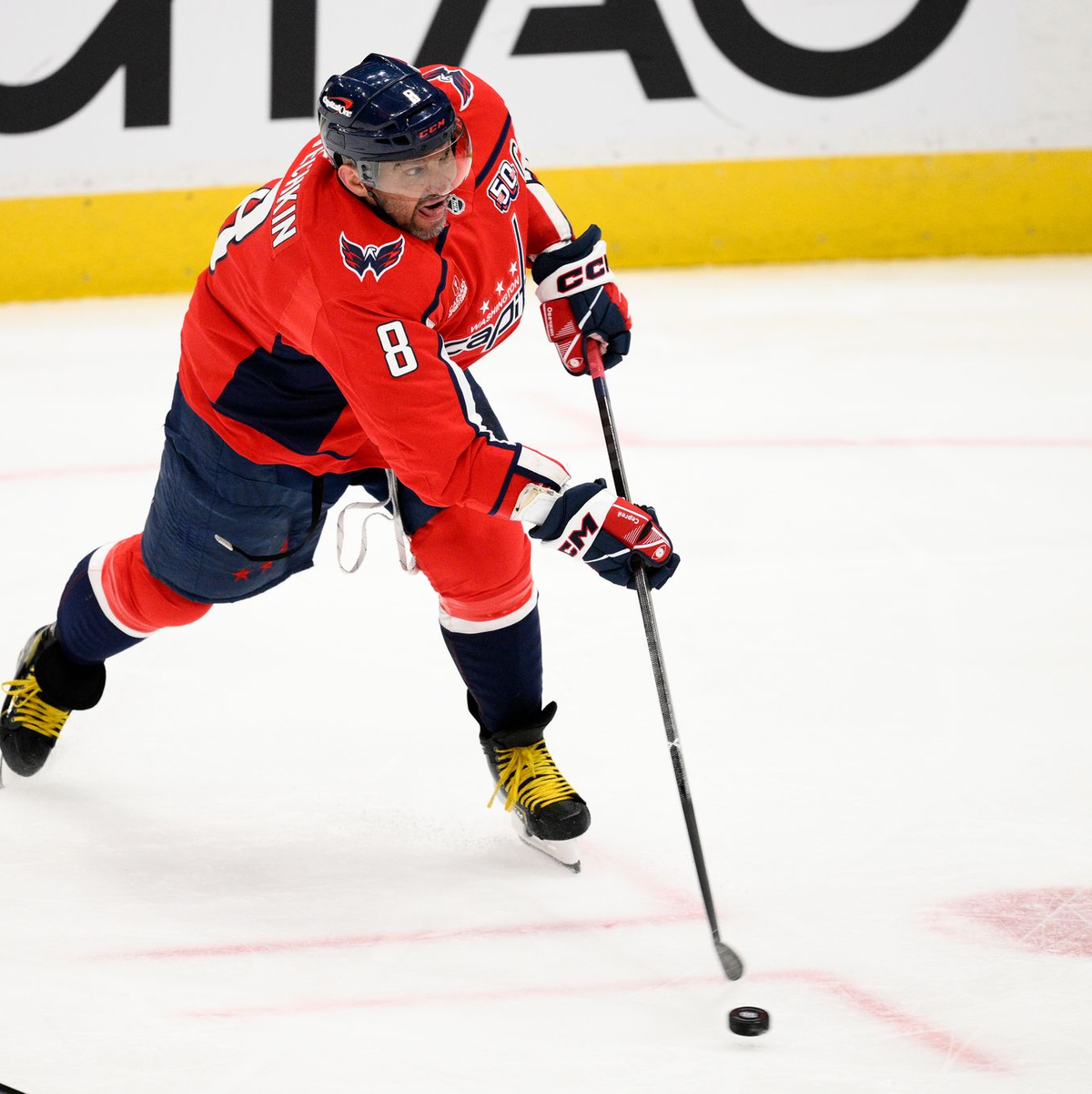 Der linke Bullykreis ist Owetschkins liebste Zone auf dem Eis - Foto: Nick Wass/AP/dpa