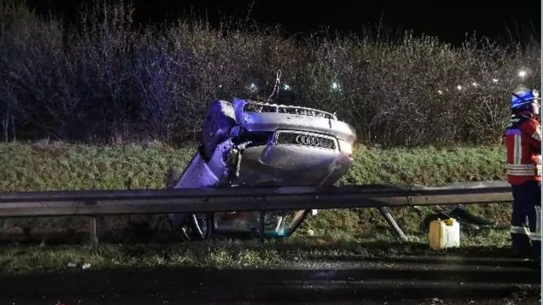 POL-ROW: ++ Alkohol am Steuer: Unfall auf der A1 bei Neu Wulmstorf ++ Zeugenaufruf nach Verkehrsunfallflucht in Bremervörde - Gelber Pritschenwagen gesucht ++ - Bild: presseportal.de