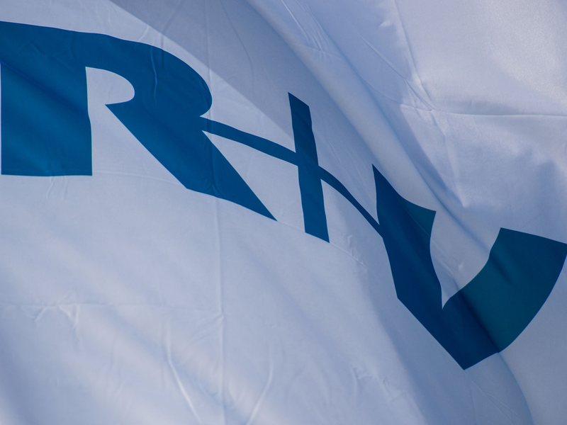 Die R+V Versicherung übertrifft 2024 das Vorjahresergebnis deutlich (Archivbild). - Foto: Andreas Arnold/dpa