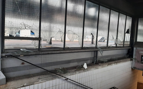 Bundespolizeidirektion München: Elf Scheiben eingetreten und dabei Ausweis verloren/ Bundespolizei überführt Täter im Schlaf - Foto: presseportal.de Bundespolizeidirektion München: Elf Scheiben eingetreten und dabei Ausweis verloren/ Bundespolizei überführt Täter im Schlaf - Foto: presseportal.de