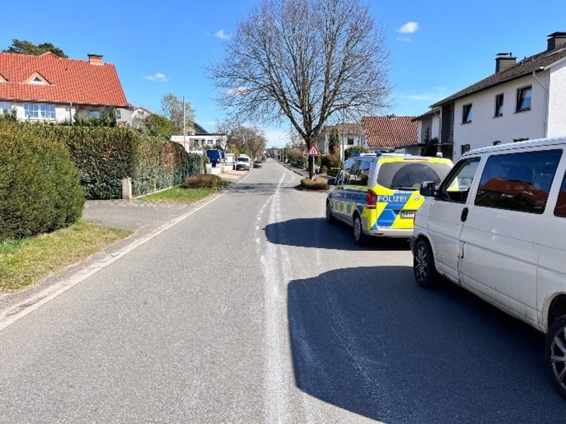 POL-LIP: Augustdorf. Gefahrenstelle durch weiße Wandfarbe. - Foto: presseportal.de