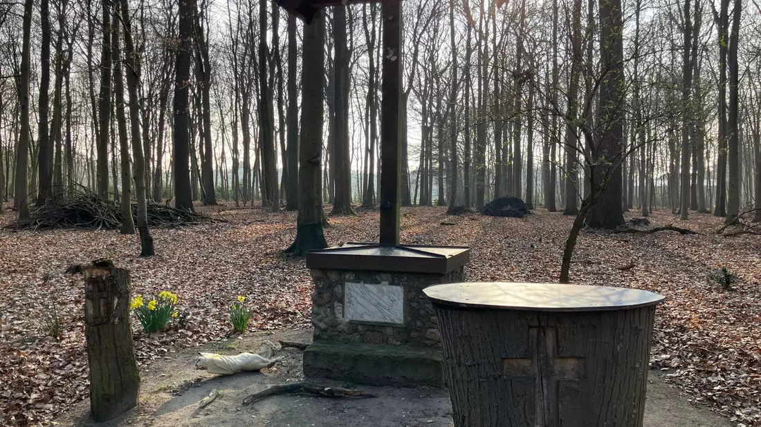 POL-EL: Lingen - Sachbeschädigung an Wegekreuz (Foto) - Bild: presseportal.de