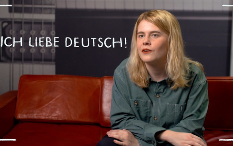 Sängerin Zaho de Sagazan in KARAMBOLAGE am 27. April um 18.15 Uhr auf ARTE und auf arte.tv - Foto: presseportal.de