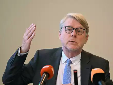 Bamf-Chef sorgt mit Forderung nach Asylwende für Wirbel. (Archivbild) - Foto: Soeren Stache/dpa