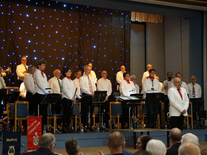 FW Wathlingen: Frühjahrskonzert des Musikzuges der Ortsfeuerwehr Adelheidsdorf - Foto: presseportal.de