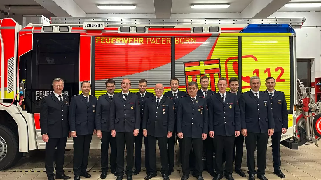 FW Paderborn: Jahreshauptversammlung Löschzug Sande - Bild: presseportal.de