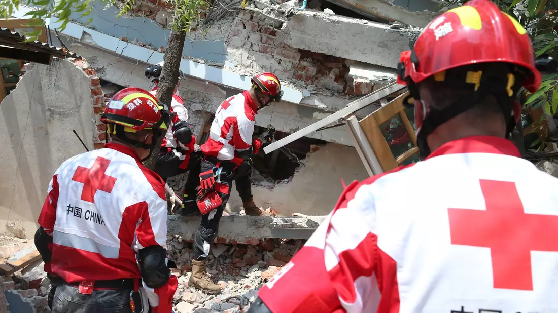 Bei dem Erdbeben wurden Tausende verletzt, aber die Versorgungslage ist extrem schwierig. - Bild: Myo Kyaw Soe/XinHua/dpa