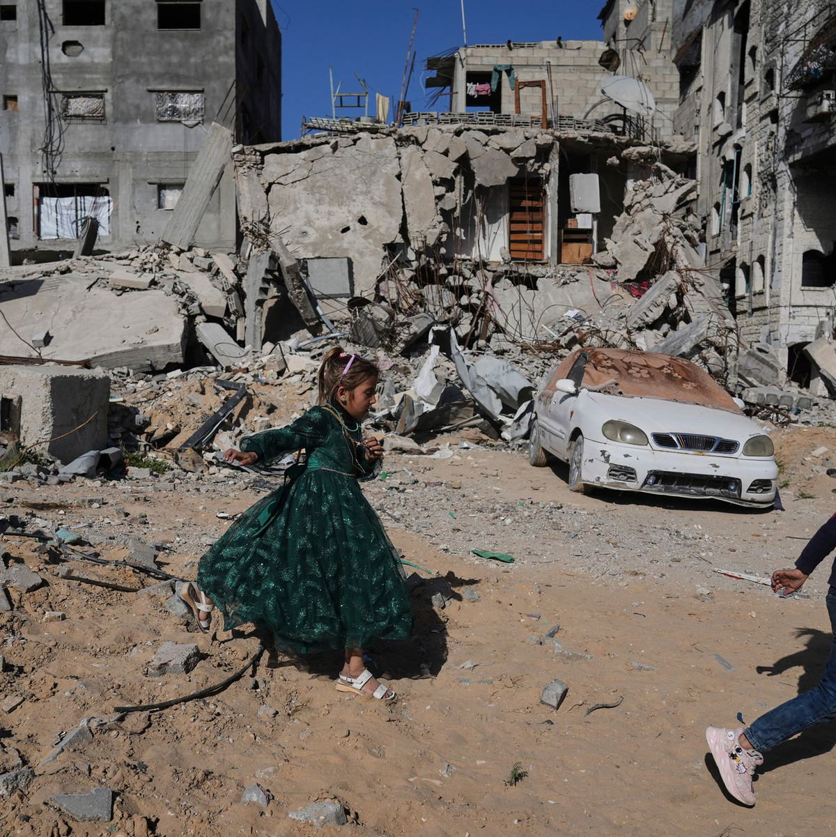 Der Evakuierungsaufruf der israelischen Armee erfolgte während des Eid al-Fitr, einem muslimischen Feiertag, der das Ende des Fastenmonats Ramadan markiert.  - Foto: Jehad Alshrafi/AP/dpa