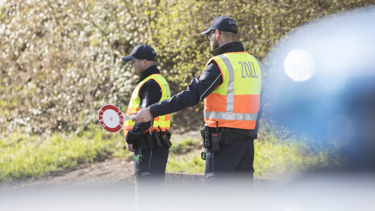 HZA-LÖ: Berufsinfotag beim Hauptzollamt Lörrach / Jetzt noch einen Platz sichern - Foto: presseportal.de