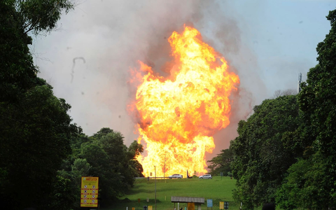 Die gewaltige Explosion ereignete sich am Morgen. - Foto: Uncredited/AP/dpa