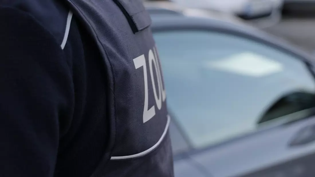 HZA-BI: Zoll zieht Heroin, Marihuana und Ecstasy aus dem Verkehr/Drogenschmuggler bei Verkehrskontrollen auf A2 und 44 erwischt - Ecstasy Tabletten in Unterhose - Bild: presseportal.de