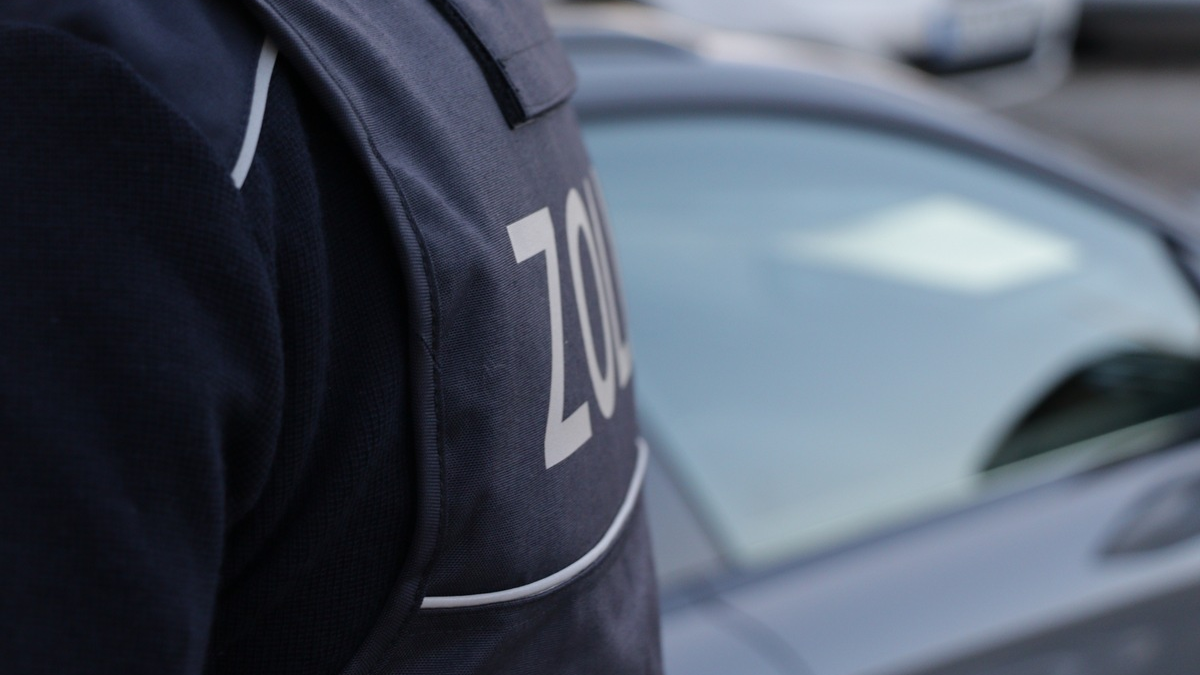 HZA-BI: Zoll zieht Heroin, Marihuana und Ecstasy aus dem Verkehr/Drogenschmuggler bei Verkehrskontrollen auf A2 und 44 erwischt - Ecstasy Tabletten in Unterhose - Foto: presseportal.de