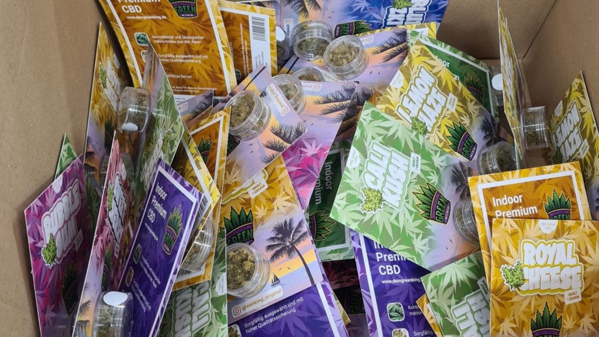 HZA-DO: Kooperative Steueraufsichtskontrollen des Dortmunder Zolls / Einweg E-Zigaretten, Snus, CBD-Marihuana und CBD-Hasch, HHC-Vapes und Kaffee festgestellt - Foto: presseportal.de