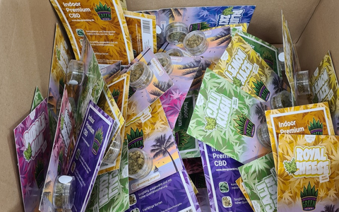HZA-DO: Kooperative Steueraufsichtskontrollen des Dortmunder Zolls / Einweg E-Zigaretten, Snus, CBD-Marihuana und CBD-Hasch, HHC-Vapes und Kaffee festgestellt - Foto: presseportal.de HZA-DO: Kooperative Steueraufsichtskontrollen des Dortmunder Zolls / Einweg E-Zigaretten, Snus, CBD-Marihuana und CBD-Hasch, HHC-Vapes und Kaffee festgestellt - Foto: presseportal.de