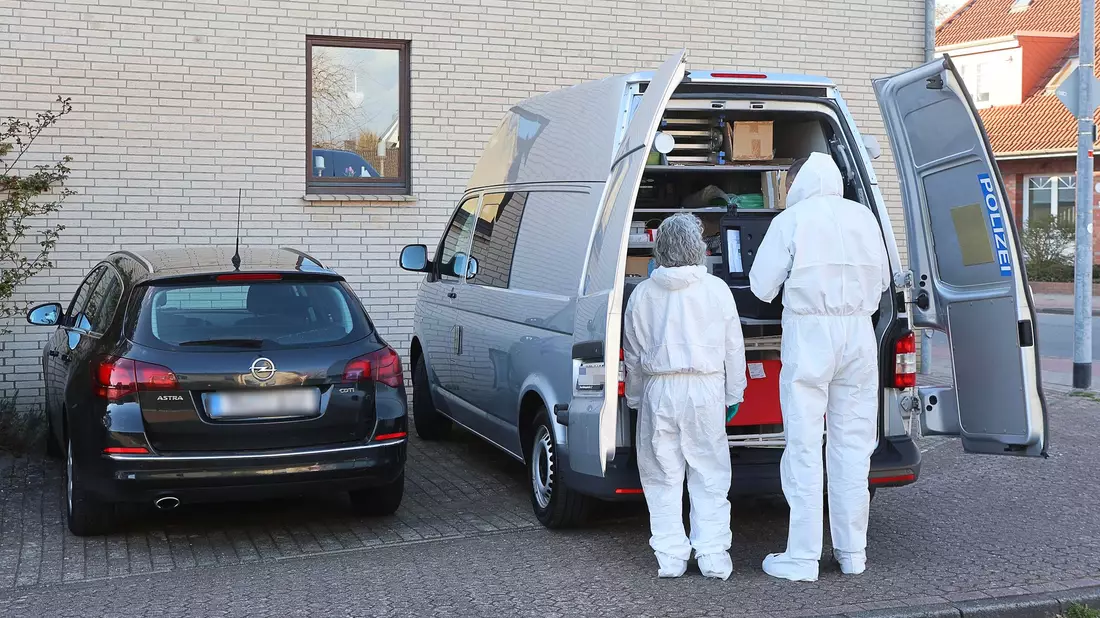 Die mutmaßliche Mutter soll noch heute einem Haftrichter vorgeführt werden.  - Bild: Christian Butt/dpa