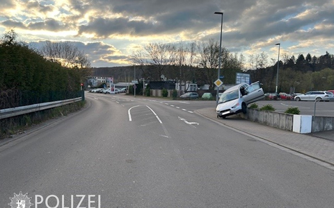 POL-PIZW: Missgeschick führt zu kuriosem Bild - Foto: presseportal.de