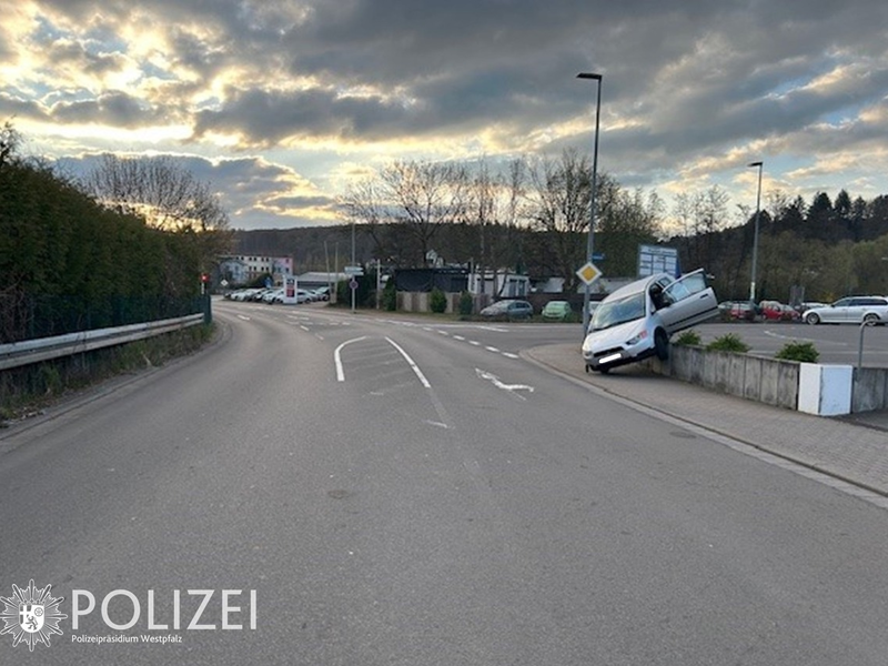 POL-PIZW: Missgeschick führt zu kuriosem Bild - Foto: presseportal.de